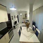 Reni Risi Ksamil
