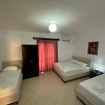 Reni Risi Casa de hóspedes 3*