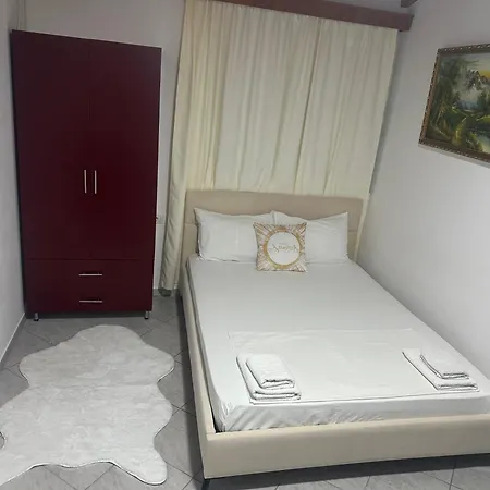 Reni Risi Guest house Ksamil