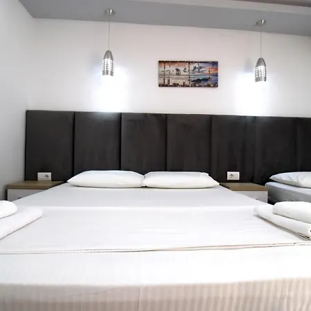Reni Risi Guest house Ksamil