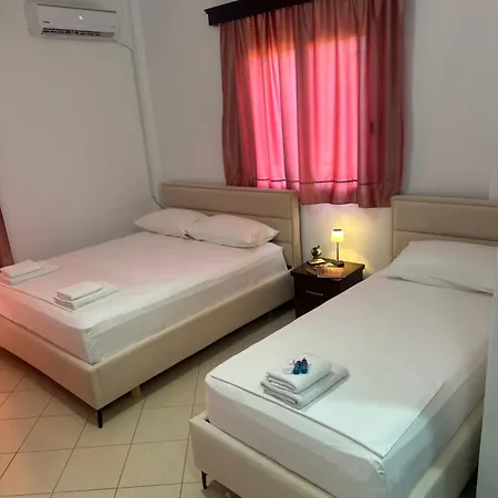 Reni Risi Guest house