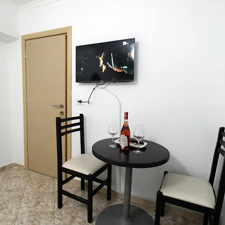 Reni Risi 3* Εξαμίλιο