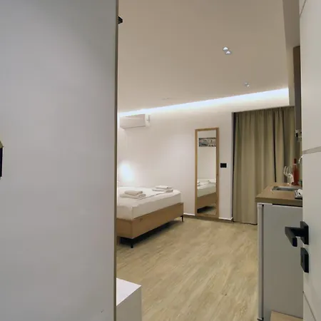 Reni Risi Guest house Ksamil