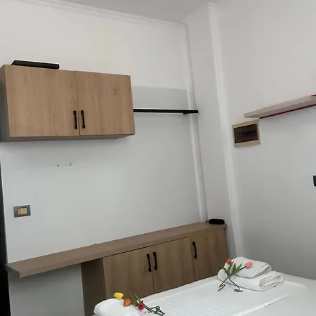 Konukevi Reni Risi Ksamil